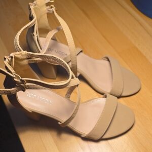 Top Moda Women's Tan Heeled Sandals